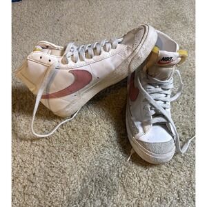 Nike Blazer Mid '77 Vintage‎ White Peach Pink Women's Size 8 CZ1055-114